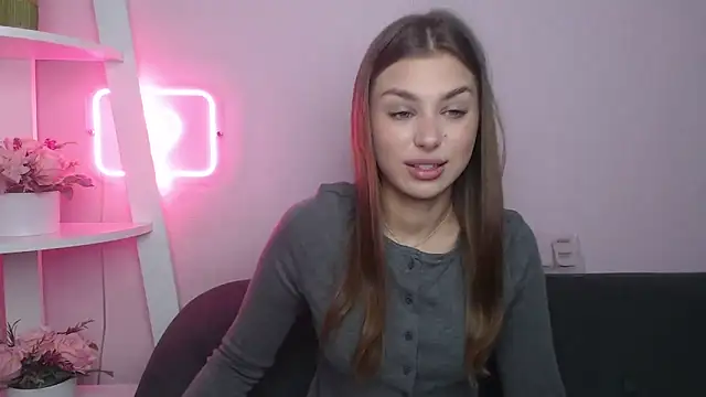 Snapshot of MilanaAngelAs chatting on November 2025 05:39:01 AM MilanaAngelAs online show from November 2025 05:39:01 AM