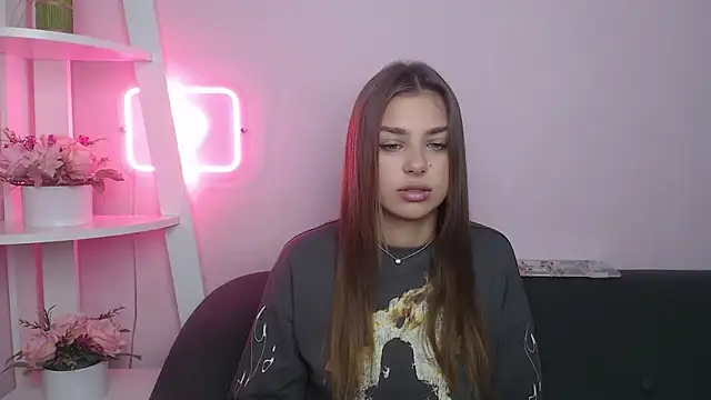 Snapshot of MilanaAngelAs chatting on November 2025 06:08:02 AM MilanaAngelAs online show from November 2025 06:08:02 AM