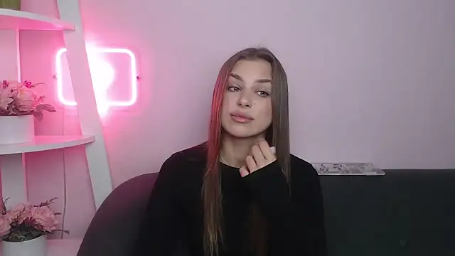 Snapshot of MilanaAngelAs chatting on November 2025 01:43:01 PM MilanaAngelAs online show from November 2025 01:43:01 PM