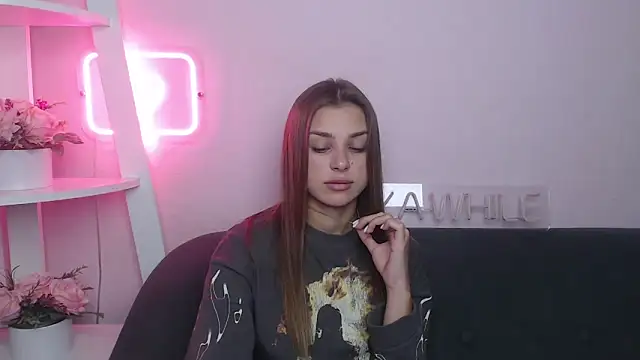 Snapshot of MilanaAngelAs chatting on November 2025 09:53:01 AM MilanaAngelAs online show from November 2025 09:53:01 AM