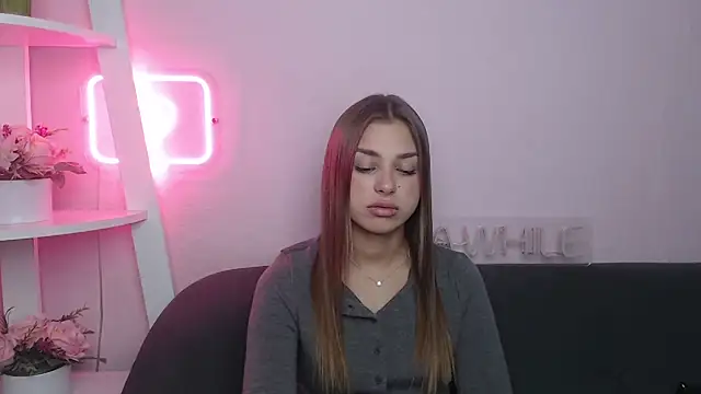 Snapshot of MilanaAngelAs chatting on November 2025 08:42:02 PM MilanaAngelAs online show from November 2025 08:42:02 PM