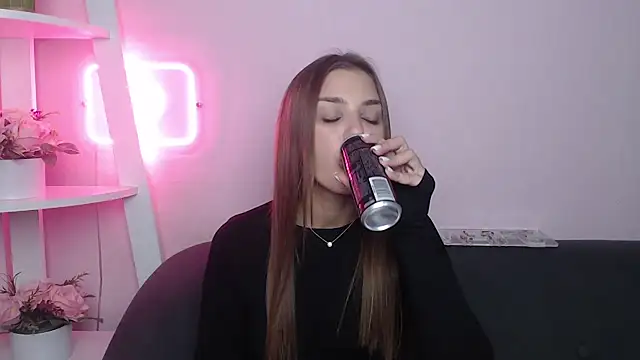 Snapshot of MilanaAngelAs chatting on December 2025 08:36:02 PM MilanaAngelAs online show from December 2025 08:36:02 PM