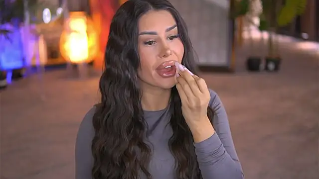 Snapshot of EvaZane chatting on January 2025 11:06:01 AM EvaZane online show from January 2025 11:06:01 AM