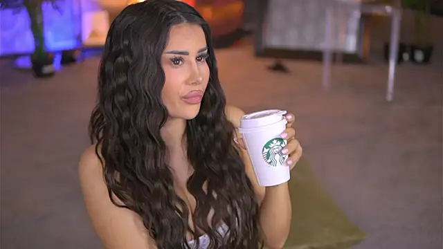 Snapshot of EvaZane chatting on January 2025 03:18:01 PM EvaZane online show from January 2025 03:18:01 PM