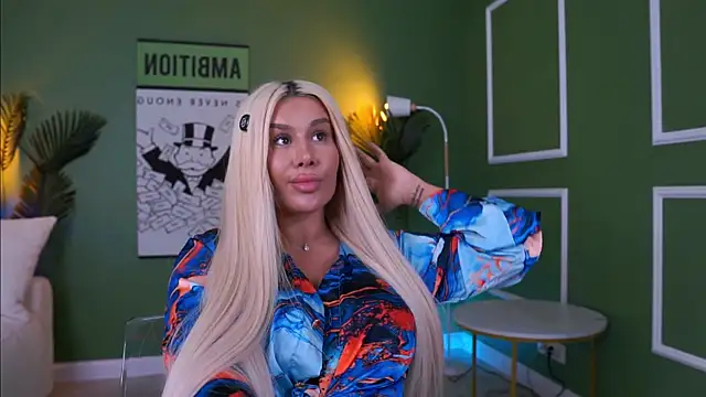 Snapshot of EvaZane chatting on April 2026 01:41:02 PM EvaZane online show from April 2026 01:41:02 PM