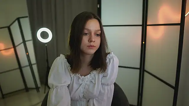 Addelin Moon online show from March 2025 04:10:01 PM