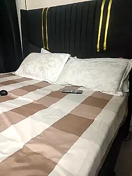 Snapshot of KikiLovesD chatting on February 2026 12:23:02 PM KikiLovesD online show from February 2026 12:23:02 PM