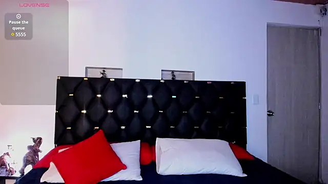 Snapshot of charlottemeyerr chatting on December 2024 06:09:01 PM charlottemeyerr online show from December 2024 06:09:01 PM