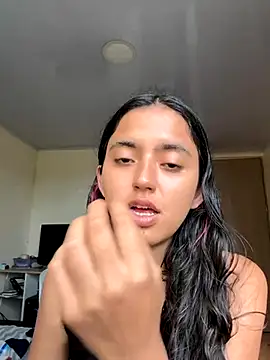 Snapshot of ViolettaSummer chatting on November 2025 08:16:01 PM ViolettaSummer online show from November 2025 08:16:01 PM