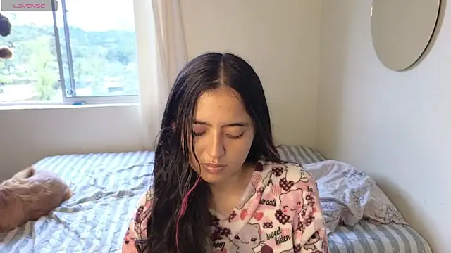 Snapshot of ViolettaSummer chatting on November 2025 08:58:01 PM ViolettaSummer online show from November 2025 08:58:01 PM