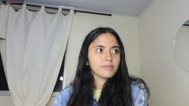 Snapshot of ViolettaSummer chatting on November 2025 01:09:02 AM ViolettaSummer online show from November 2025 01:09:02 AM