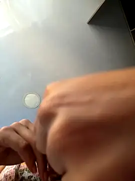 Snapshot of ViolettaSummer chatting on December 2025 11:19:01 AM ViolettaSummer online show from December 2025 11:19:01 AM