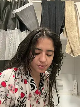 Snapshot of ViolettaSummer chatting on June 2026 02:00:02 PM ViolettaSummer online show from June 2026 02:00:02 PM