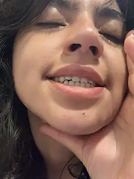 Snapshot of ViolettaSummer chatting on June 2026 12:31:01 PM ViolettaSummer online show from June 2026 12:31:01 PM