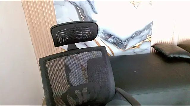 Dollbehavior  online show from October 2025 11:21:02 AM