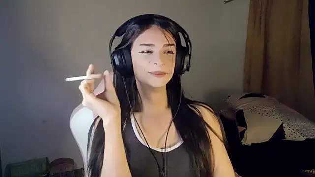 Snapshot of Dollbehavior_ chatting on April 2026 04:35:01 AM Dollbehavior online show from April 2026 04:35:01 AM