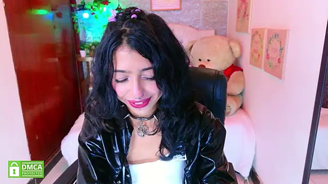 Snapshot of REDHOTTER_ chatting on January 2026 10:12:02 PM REDHOTTER online show from January 2026 10:12:02 PM