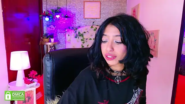 Snapshot of REDHOTTER_ chatting on January 2026 08:23:01 PM REDHOTTER online show from January 2026 08:23:01 PM