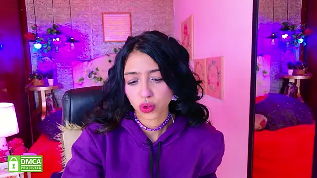 Snapshot of REDHOTTER_ chatting on January 2026 07:40:01 PM REDHOTTER online show from January 2026 07:40:01 PM