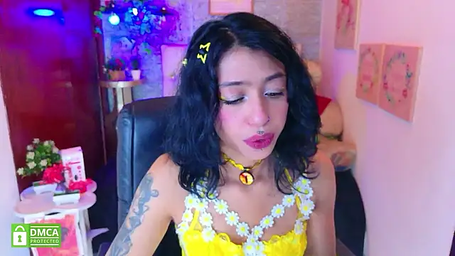 Snapshot of REDHOTTER_ chatting on February 2026 07:45:01 PM REDHOTTER online show from February 2026 07:45:01 PM