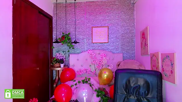 Snapshot of REDHOTTER_ chatting on February 2026 07:52:01 PM REDHOTTER online show from February 2026 07:52:01 PM