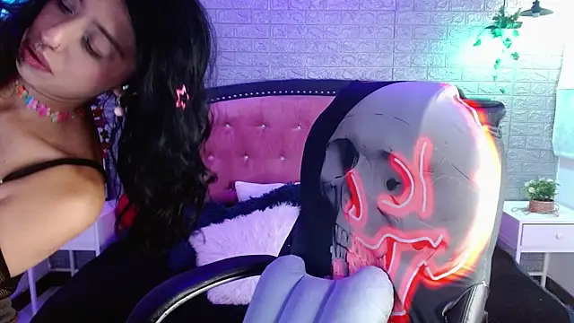 Snapshot of REDHOTTER_ chatting on March 2026 07:43:02 PM REDHOTTER online show from March 2026 07:43:02 PM