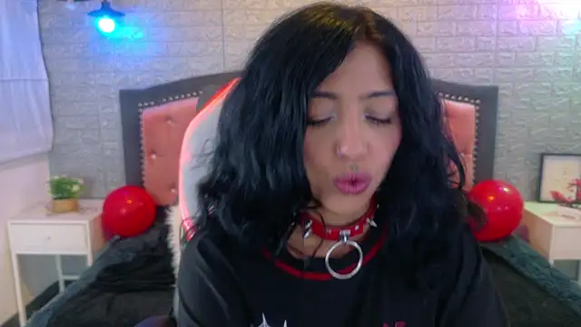 Snapshot of REDHOTTER_ chatting on March 2026 08:05:02 PM REDHOTTER online show from March 2026 08:05:02 PM