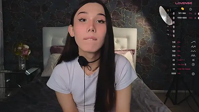 Snapshot of Kaia_Sunshine_Mia chatting on February 2025 02:59:01 PM Kaia Sunshine Mia online show from February 2025 02:59:01 PM