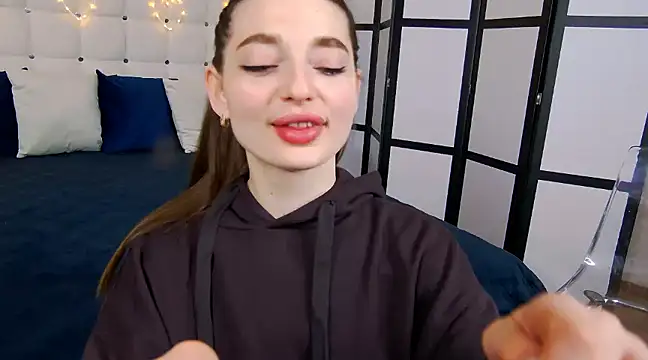 Snapshot of NicoleRosss chatting on February 2025 08:59:01 PM NicoleRosss online show from February 2025 08:59:01 PM