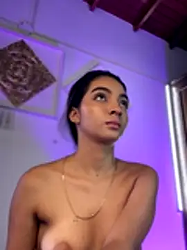 Snapshot of AdelineEvanss chatting on December 2024 07:27:02 AM AdelineEvanss online show from December 2024 07:27:02 AM