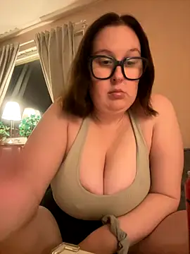 Misssmilf online show from October 2025 05:31:02 PM
