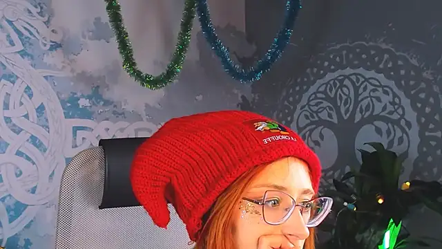 Snapshot of Orianna_Fox chatting on December 2024 06:41:01 PM Orianna Fox online show from December 2024 06:41:01 PM