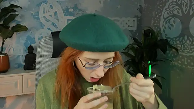 Snapshot of Orianna_Fox chatting on December 2024 01:03:02 PM Orianna Fox online show from December 2024 01:03:02 PM