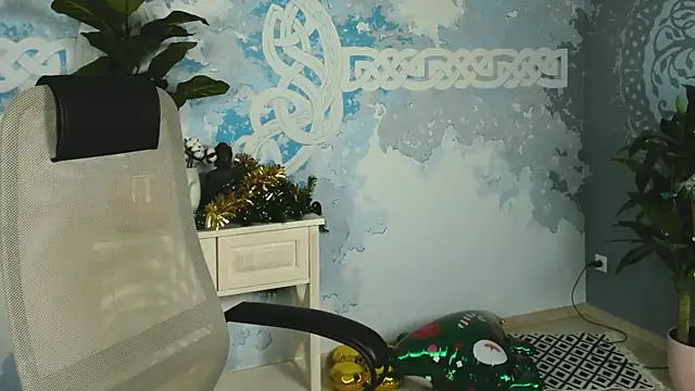 Snapshot of Orianna_Fox chatting on December 2024 01:08:02 PM Orianna Fox online show from December 2024 01:08:02 PM