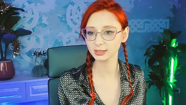 Snapshot of Orianna_Fox chatting on January 2025 04:46:02 PM Orianna Fox online show from January 2025 04:46:02 PM