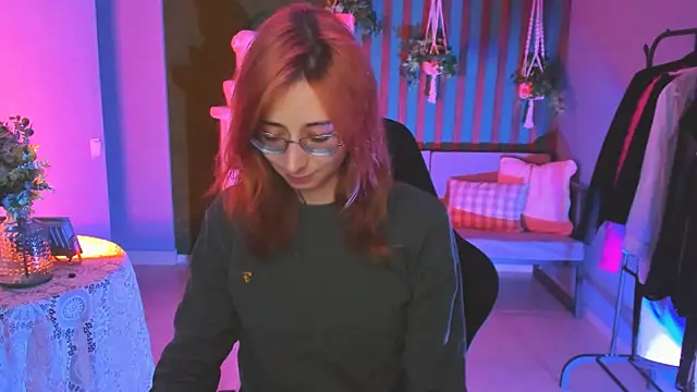 Snapshot of Orianna_Fox chatting on March 2025 01:11:02 AM Orianna Fox online show from March 2025 01:11:02 AM