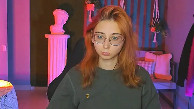 Snapshot of Orianna_Fox chatting on March 2025 04:35:01 AM Orianna Fox online show from March 2025 04:35:01 AM