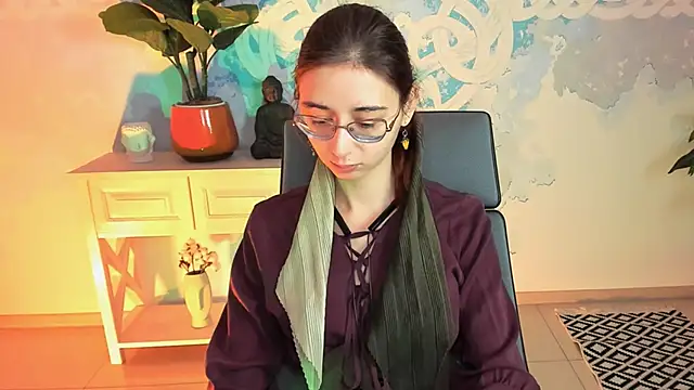 Snapshot of Orianna_Fox chatting on October 2025 09:12:01 AM Orianna Fox online show from October 2025 09:12:01 AM