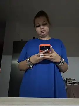 AllysonK online show from November 2025 04:18:01 PM