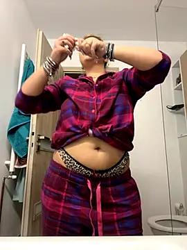 AllysonK online show from November 2025 01:37:02 PM