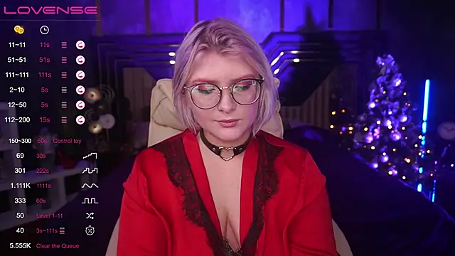 Snapshot of CoolTatis chatting on December 2024 02:02:01 PM CoolTatis online show from December 2024 02:02:01 PM
