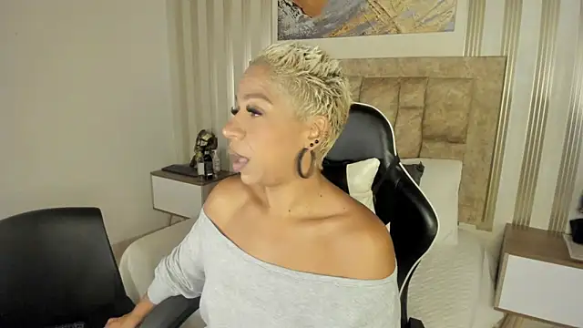 summer night  online show from December 2025 10:57:01 AM