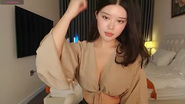 Snapshot of tenderlybaee chatting on April 2026 04:12:01 AM tenderlybaee online show from April 2026 04:12:01 AM