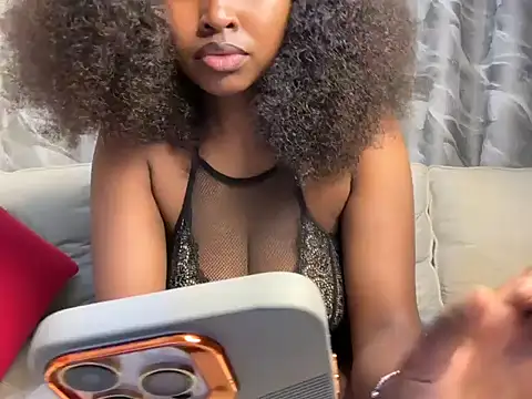Snapshot of Chocolate_queen2 chatting on March 2026 04:37:01 AM Chocolate queen2 online show from March 2026 04:37:01 AM