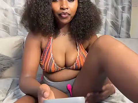 Snapshot of Chocolate_queen2 chatting on March 2026 06:28:02 AM Chocolate queen2 online show from March 2026 06:28:02 AM