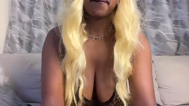 Snapshot of Chocolate_queen2 chatting on May 2026 04:29:01 AM Chocolate queen2 online show from May 2026 04:29:01 AM