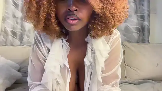 Snapshot of Chocolate_queen2 chatting on May 2026 05:12:01 AM Chocolate queen2 online show from May 2026 05:12:01 AM