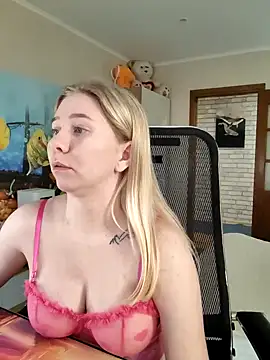 D0nna  online show from March 2025 04:07:02 PM