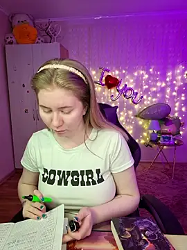 Snapshot of D0nna_ chatting on April 2026 09:12:02 PM D0nna online show from April 2026 09:12:02 PM