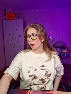 Snapshot of D0nna_ chatting on April 2026 02:58:02 PM D0nna online show from April 2026 02:58:02 PM